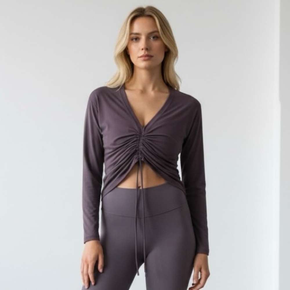 Athleta Crossover Ruched V-Neck Long Sleeve Crop Top Black Size‎ L
